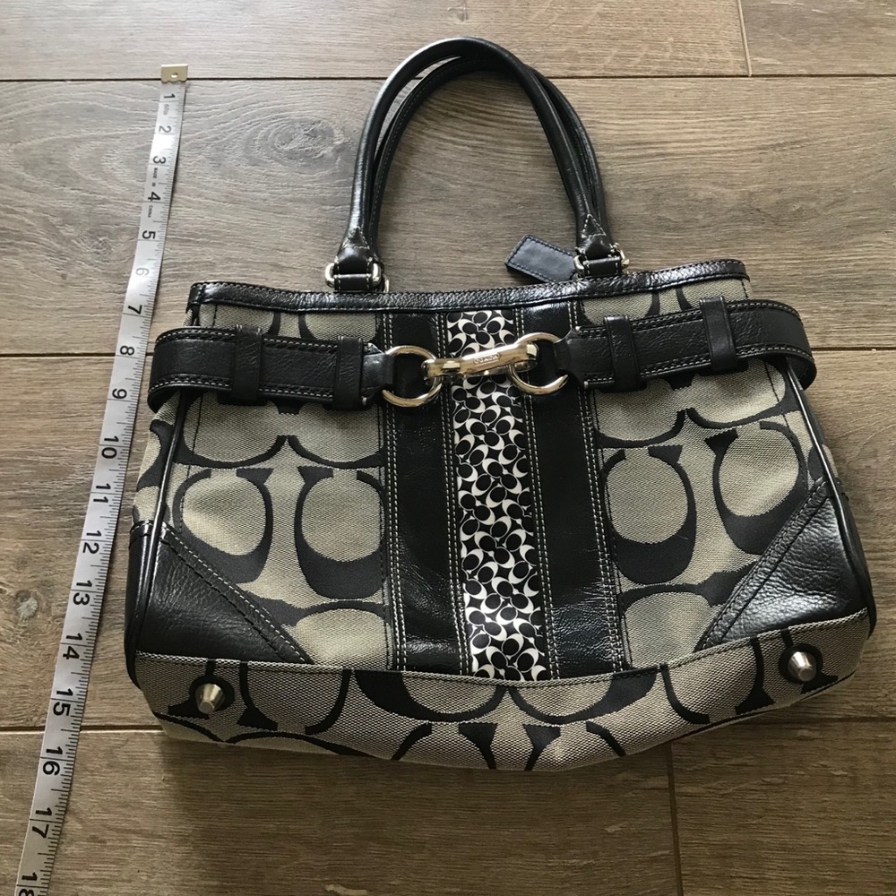 13073 Coach Hamptons Signature Stripe Carryall